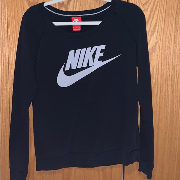 Nike women’s crew neck - Picture 1 of 3